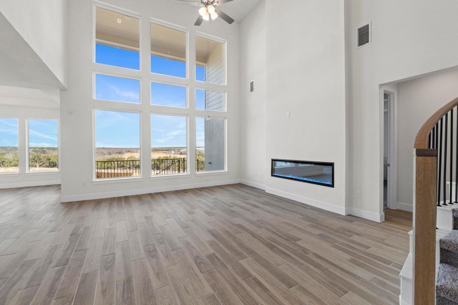 Spacious, unfurnished interior of a new home in Lariat, Liberty Hill (Image 18).
