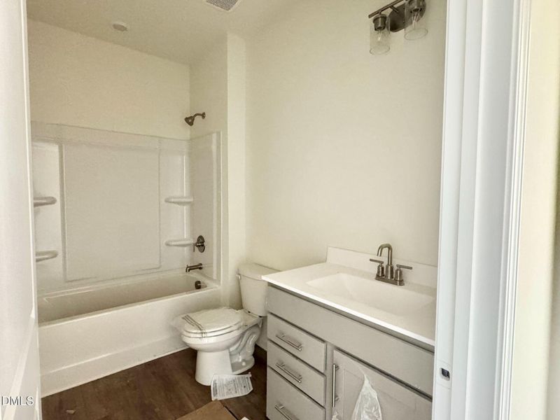 20251015_165925170_iOS