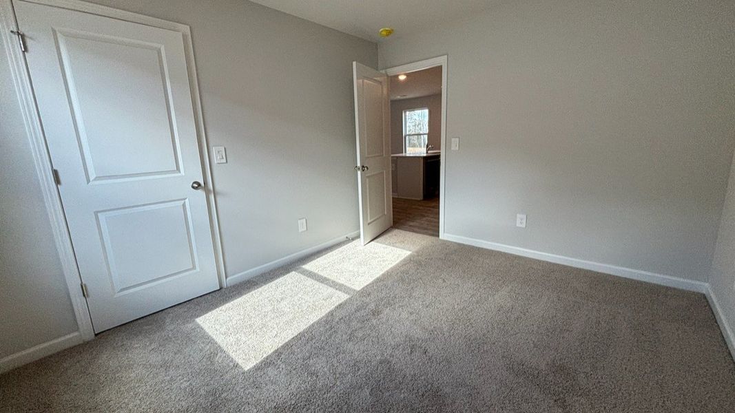 Spacious, unfurnished interior of a new home in Saddle Trace, Lewisburg (Image 19).