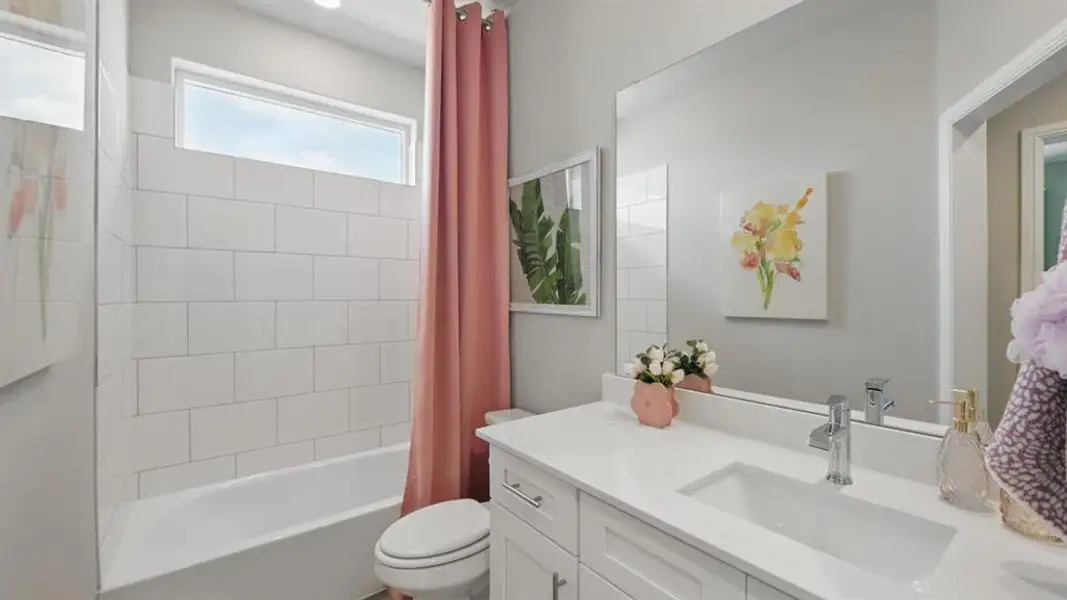 Furnished interior view inside a new home in Rock Creek Ranch, Fort Worth (Image 10). Furnished interior view inside a new home in Rock Creek Ranch, Fort Worth (Image 10).