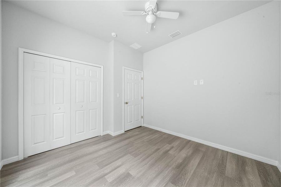 Spacious, unfurnished interior of a new home in , Sebring (Image 44).