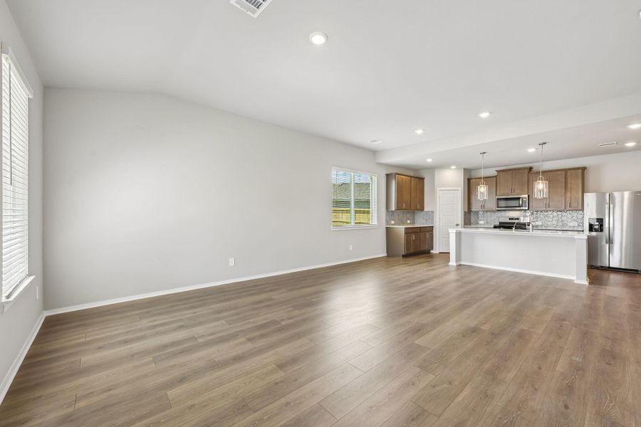 Spacious, unfurnished interior of a new home in Heights of Barbers Hill, Baytown (Image 26).