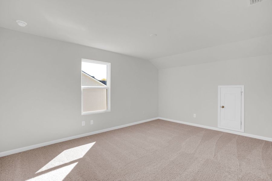 Spacious, unfurnished interior of a new home in Carriage Estates, Lexington (Image 36).