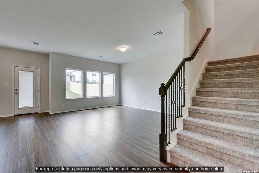 Spacious, unfurnished interior of a new home in Nopal Valley, San Antonio (Image 16).