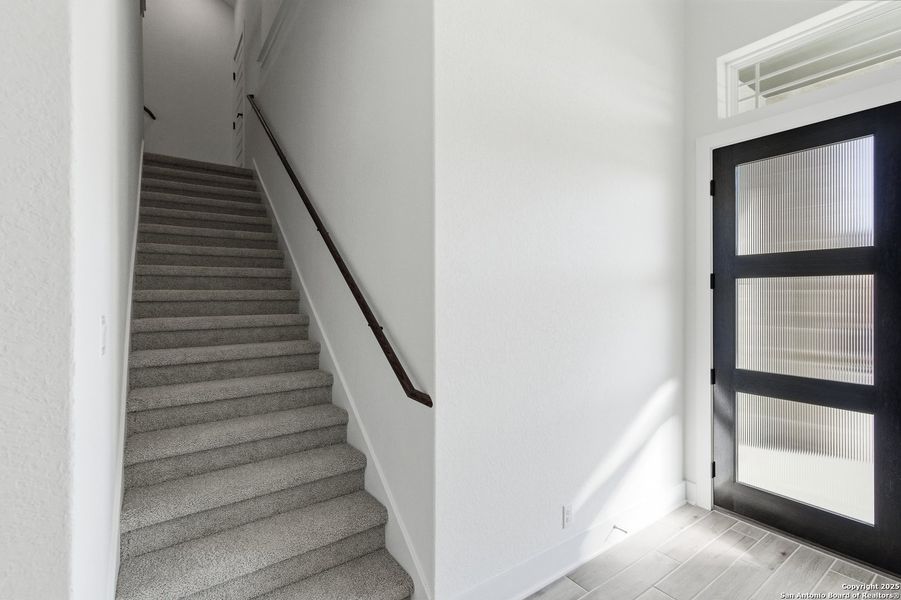 Spacious, unfurnished interior of a new home in Caliza Reserve, Boerne (Image 45).