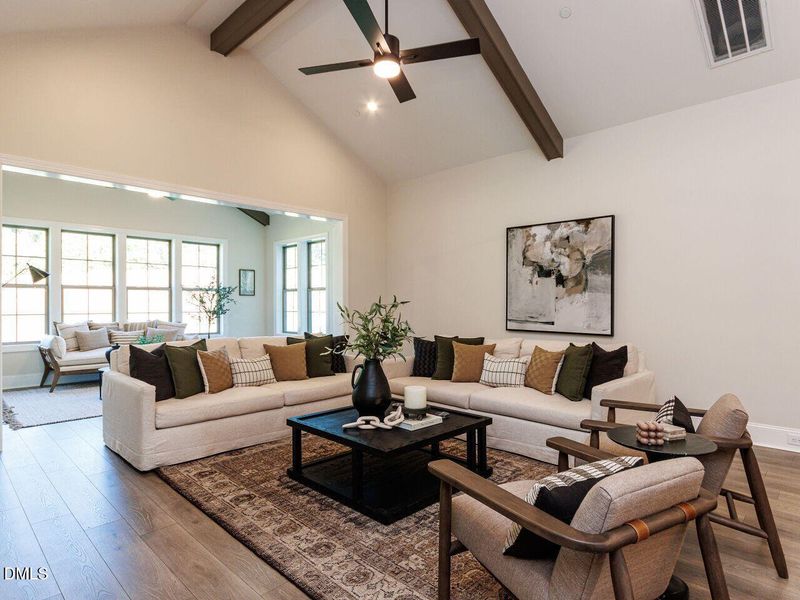 016-1280x960-living-room