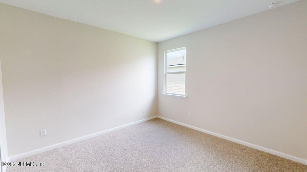 Spacious, unfurnished interior of a new home in Lakes at Bella Lago, Green Cove Springs (Image 17).