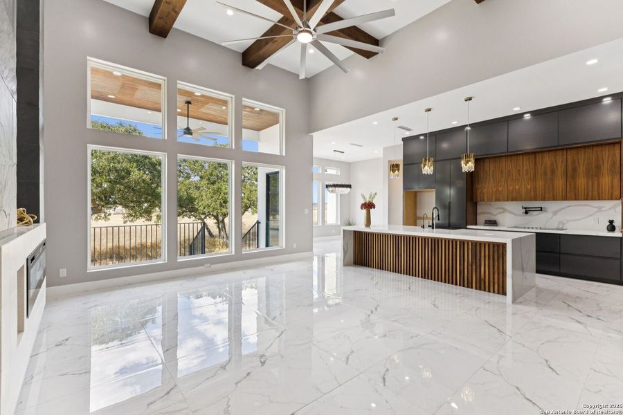 Spacious, unfurnished interior of a new home in , La Vernia (Image 27).