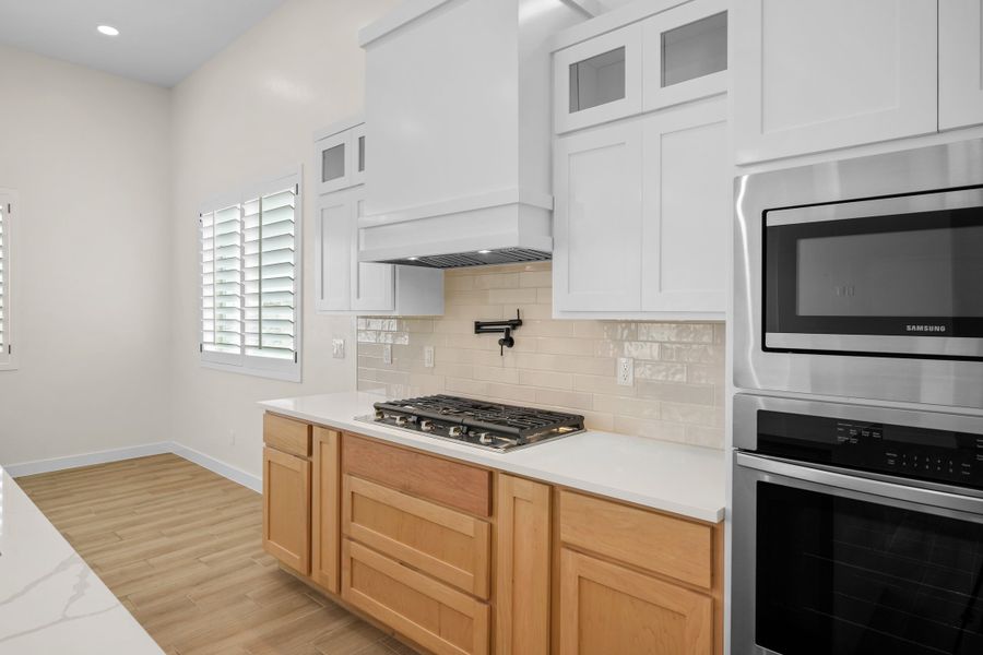 Furnished interior view inside a new home in Verdancia, El Paso (Image 12).