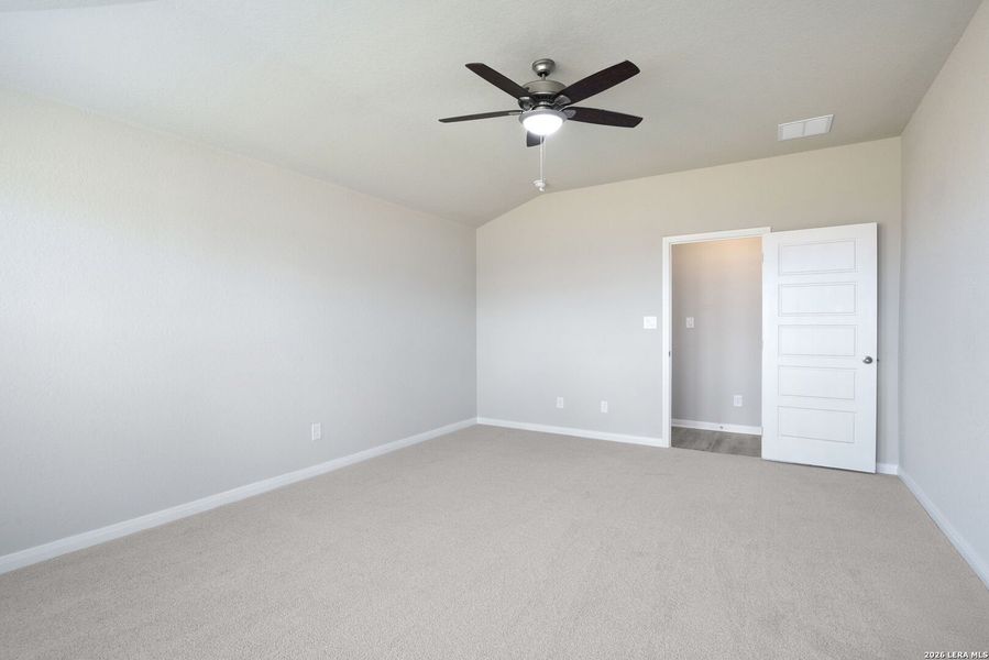 Spacious, unfurnished interior of a new home in Sagebrooke - Premier Series, San Antonio (Image 39).
