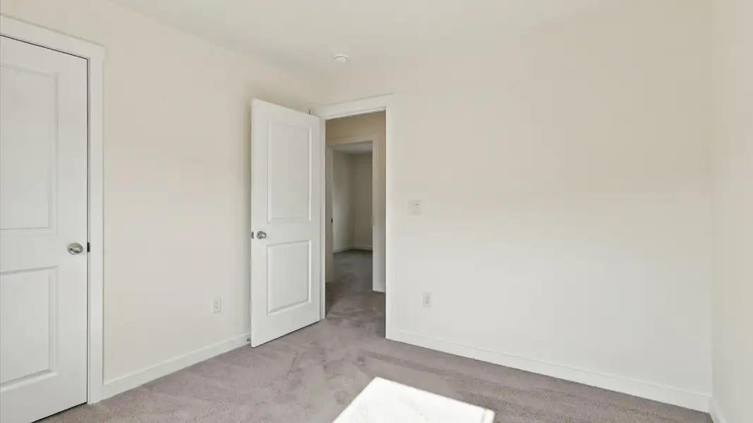 Representative unfurnished interior of a home built from the Glendale by D.R. Horton in Belhaven, Knoxville (Image 35).