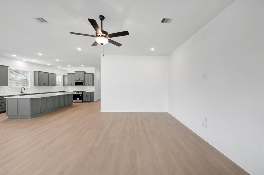 Spacious, unfurnished interior of a new home in Escondido - Overlook Collection, Magnolia (Image 21). Spacious, unfurnished interior of a new home in Escondido - Overlook Collection, Magnolia (Image 21).