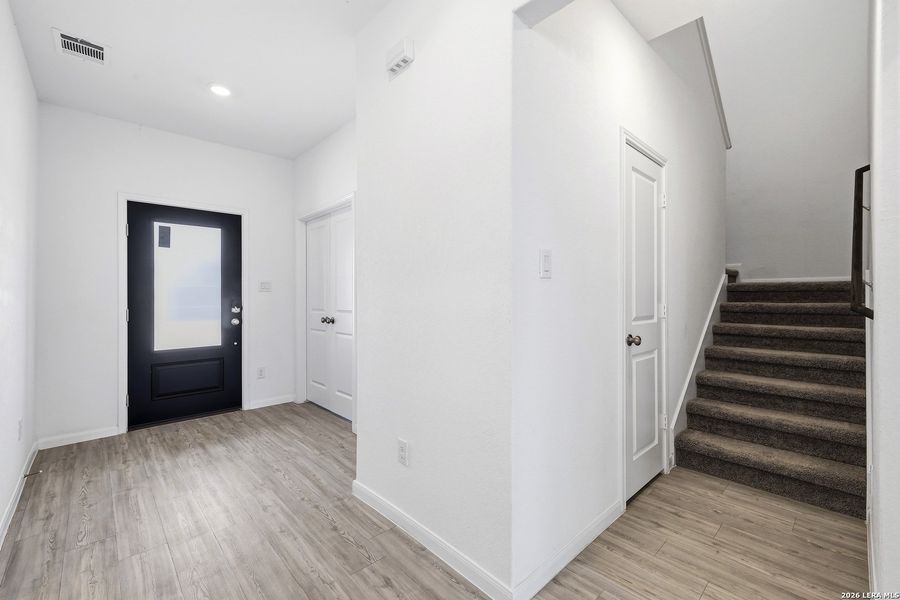 Spacious, unfurnished interior of a new home in Brookmill, San Antonio (Image 28).