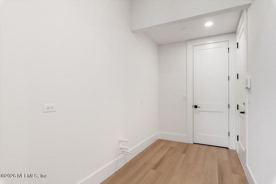 Spacious, unfurnished interior of a new home in Tamaya, Jacksonville (Image 24).