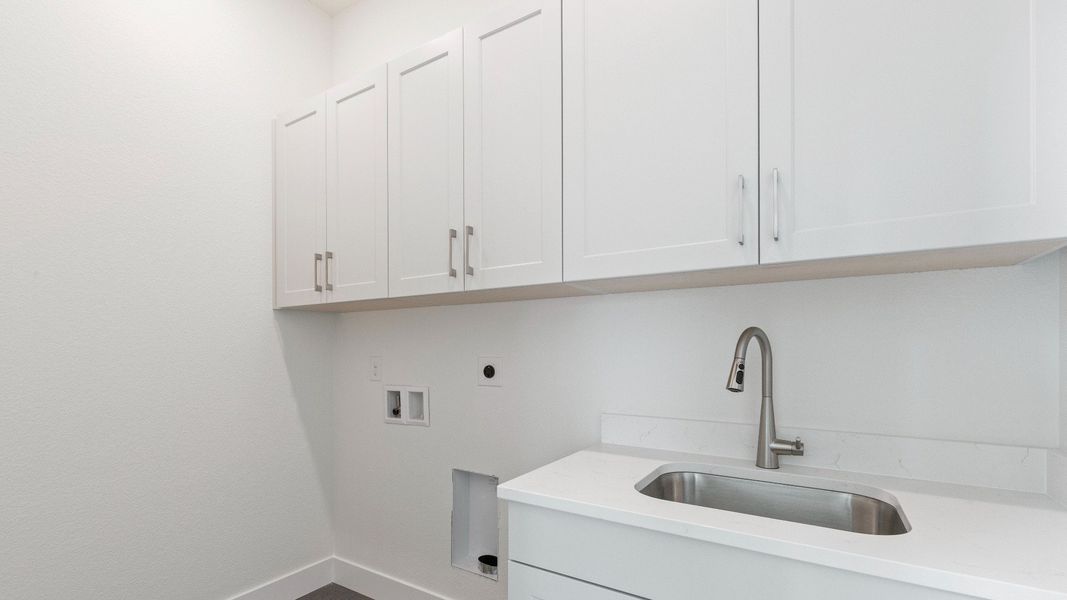 Furnished interior view inside a new home in Dillon Pointe - Journey, Broomfield (Image 17).