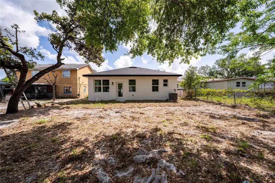 Exterior details and patio area of a home in , Orlando (Image 3).