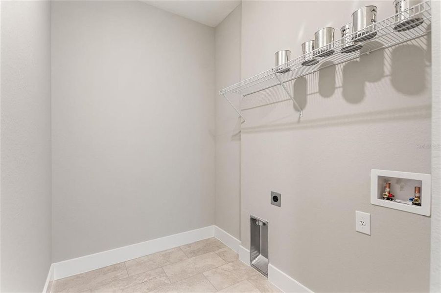 Spacious, unfurnished interior of a new home in , Arcadia (Image 32).