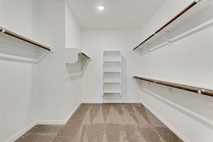 Spacious, unfurnished interior of a new home in Walden Pond, Forney (Image 28).