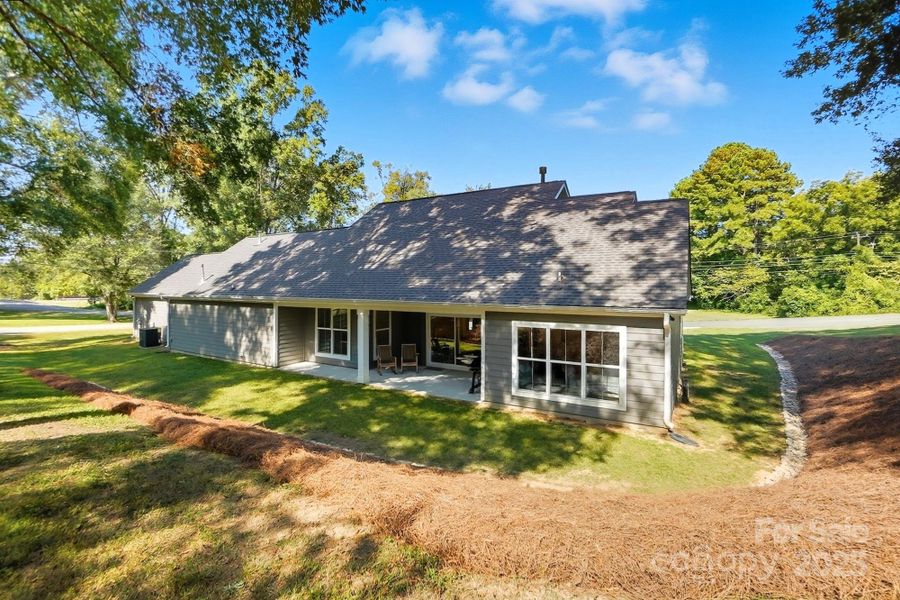 Image 33 of a home in . Image 33 of a home in .