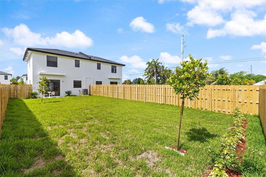Exterior details and patio area of a home in , Homestead (Image 4).