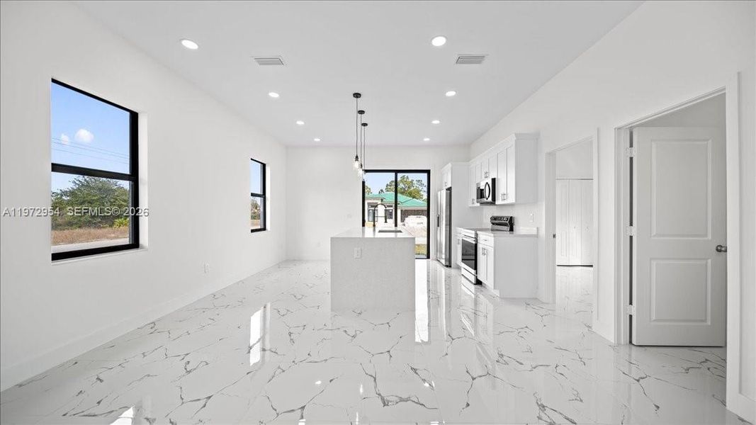 Image 28 of a home in .