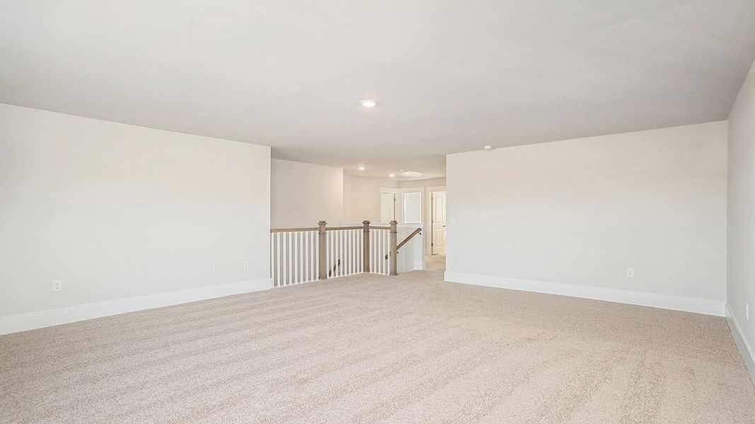 Spacious, unfurnished interior of a new home in Shell Pointe, Gilbert (Image 19).