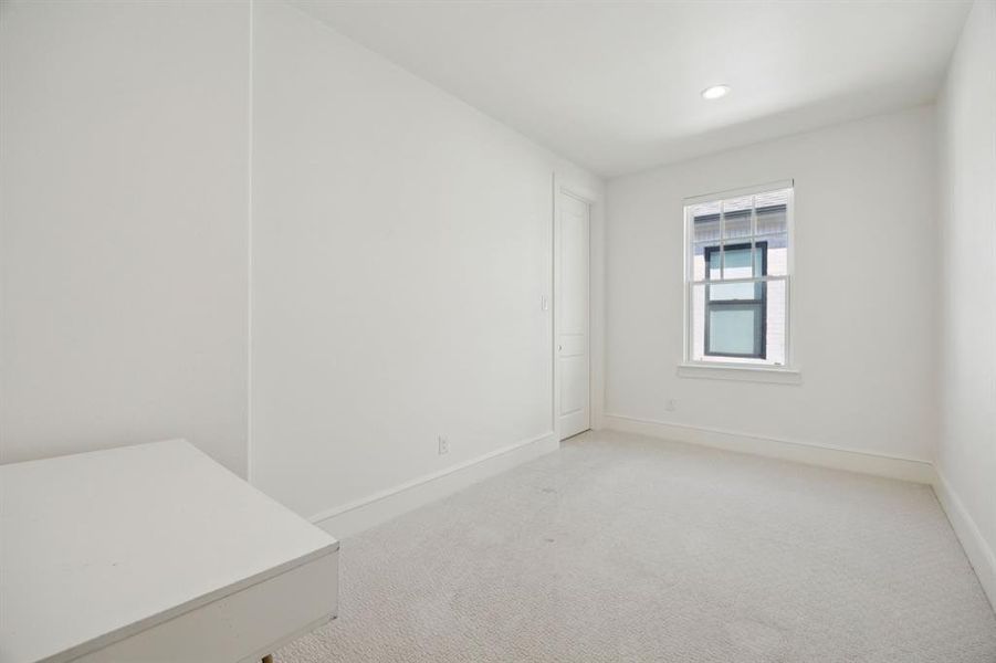 Spacious, unfurnished interior of a new home in , Dallas (Image 21).