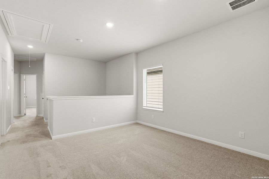 Spacious, unfurnished interior of a new home in Melissa Ranch, San Antonio (Image 31). Spacious, unfurnished interior of a new home in Melissa Ranch, San Antonio (Image 31).