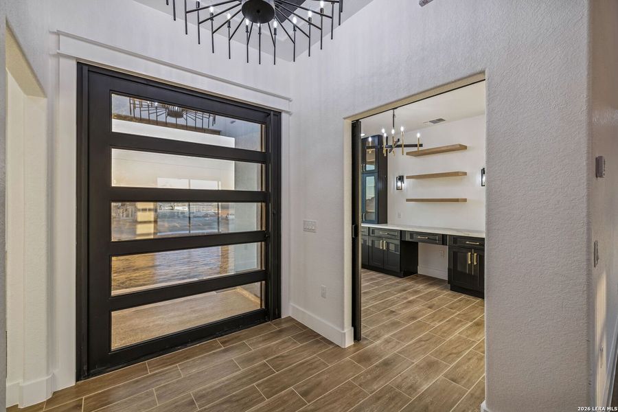 Spacious, unfurnished interior of a new home in , Floresville (Image 23).