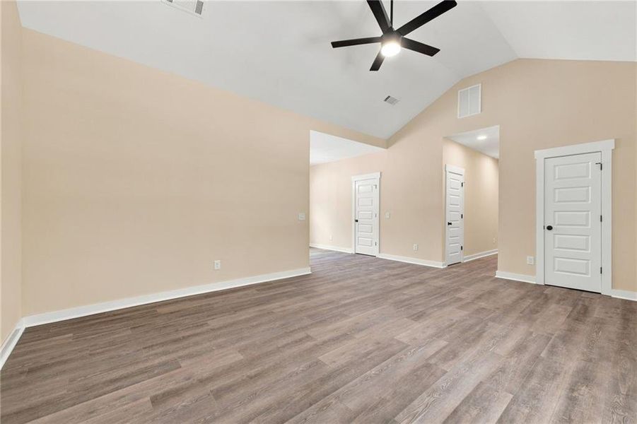 Spacious, unfurnished interior of a new home in , Rome (Image 18).