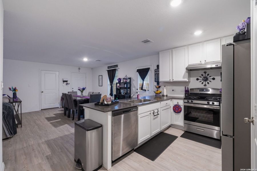 Furnished interior view inside a new home in Spring Grove, St. Hedwig (Image 10).