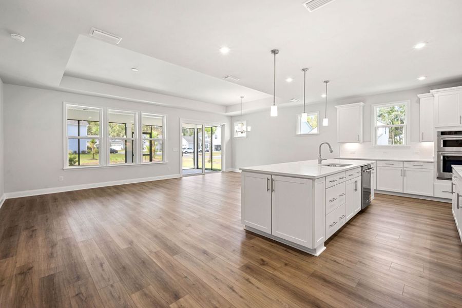 Spacious, unfurnished interior of a new home in Waterways, Richmond Hill (Image 22).