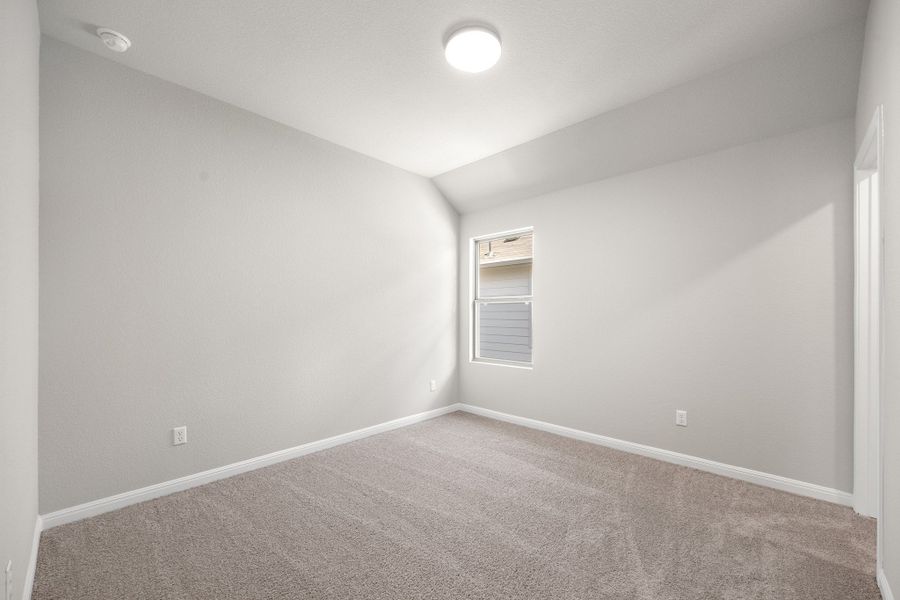 Spacious, unfurnished interior of a new home in Trinity Ranch, Elgin (Image 30).