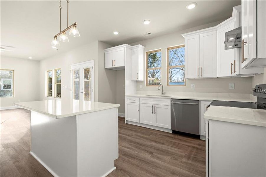 Furnished interior view inside a new home in , Gainesville (Image 8).