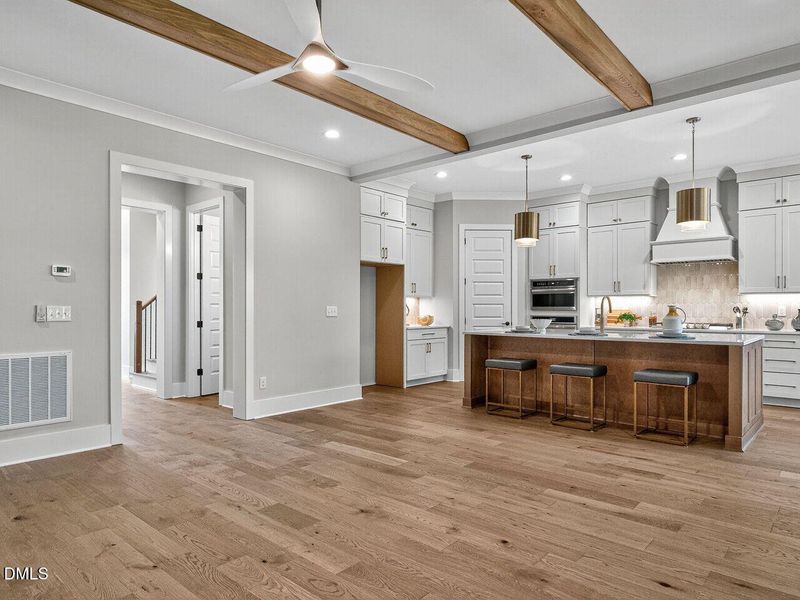 008-1280x960-living-room