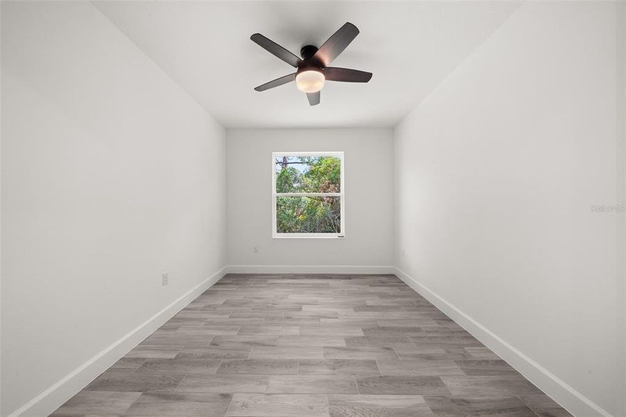 Spacious, unfurnished interior of a new home in , Sebring (Image 48).