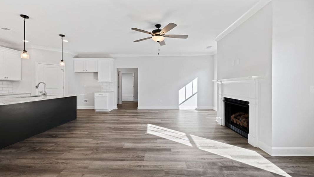 Spacious, unfurnished interior of a new home in Sunset Summits, Spartanburg (Image 16).