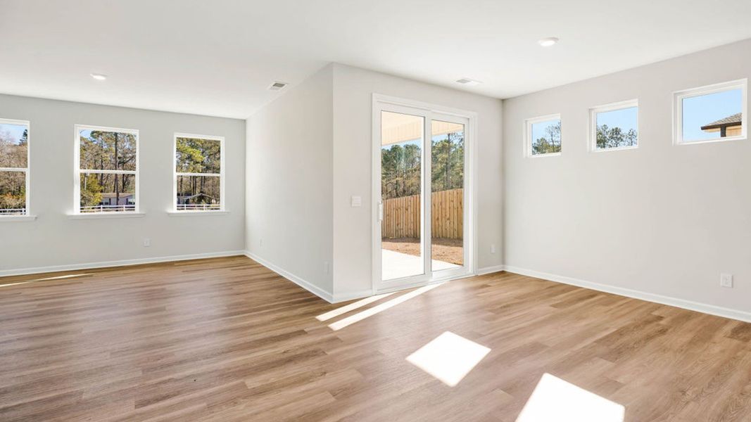 Spacious, unfurnished interior of a new home in Grayson Park, Leland (Image 16).