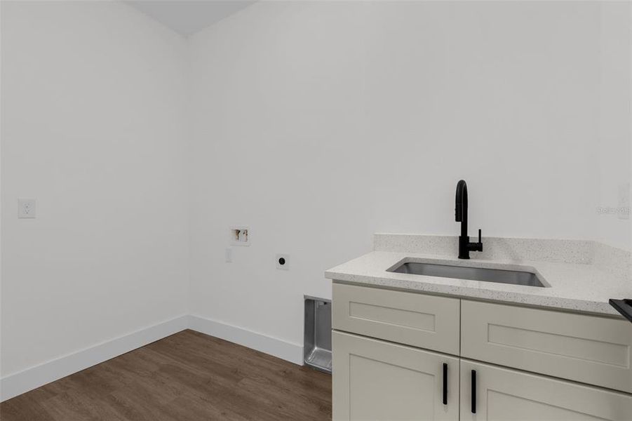 Close-up of interior finishes inside a home in , Citrus Springs (Image 12).