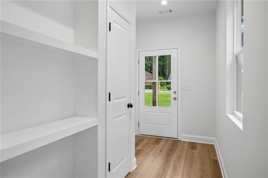 Spacious, unfurnished interior of a new home in , Atlanta (Image 19).