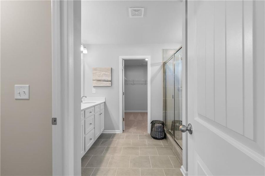 Furnished interior view inside a new home in Abbotts Crossing, Conyers (Image 15).