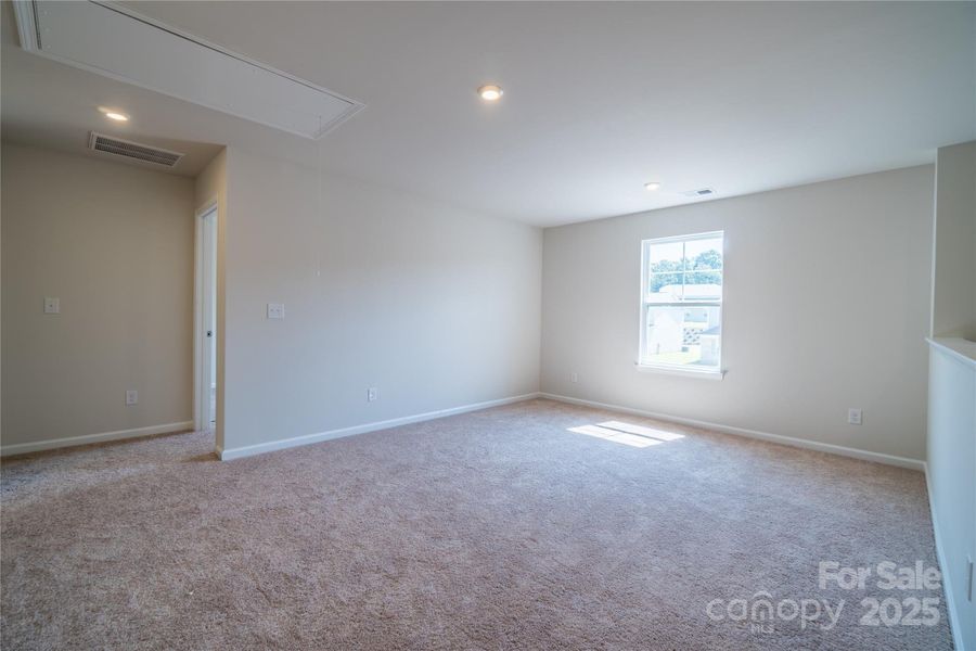 Spacious, unfurnished interior of a new home in , Charlotte (Image 29).