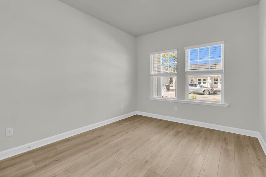Spacious, unfurnished interior of a new home in , Summerville (Image 19).