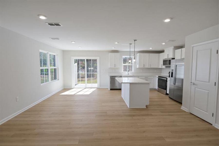 Spacious, unfurnished interior of a new home in Beech Glen, Anderson (Image 12).