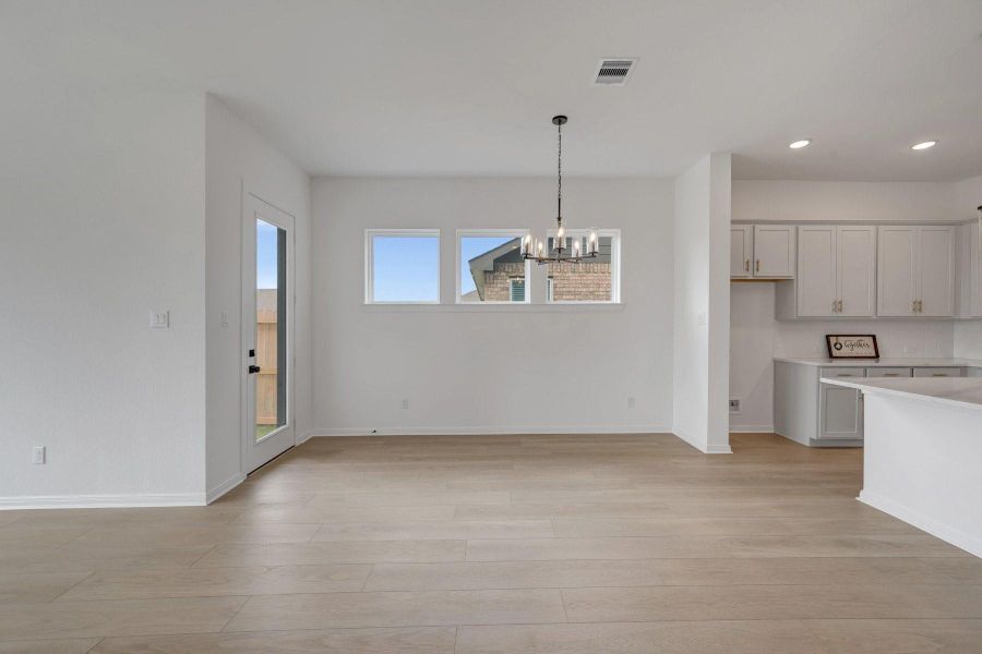 Spacious, unfurnished interior of a new home in Jordan Ranch - Terrace Collection, Fulshear (Image 19).