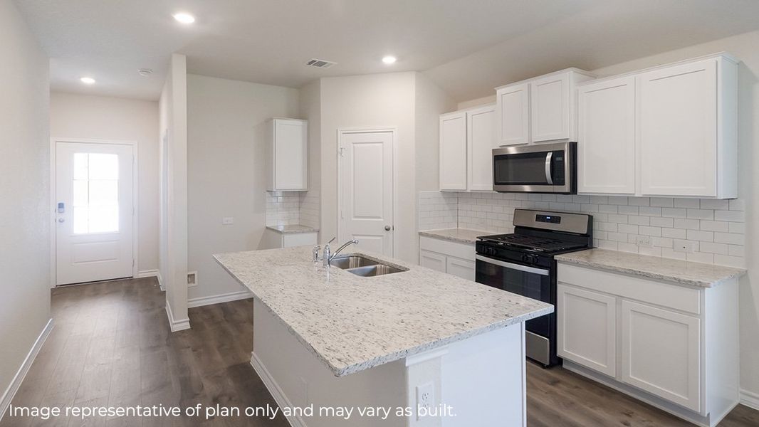 Furnished interior view inside a new home in Saratoga Crossing, Corpus Christi (Image 5).