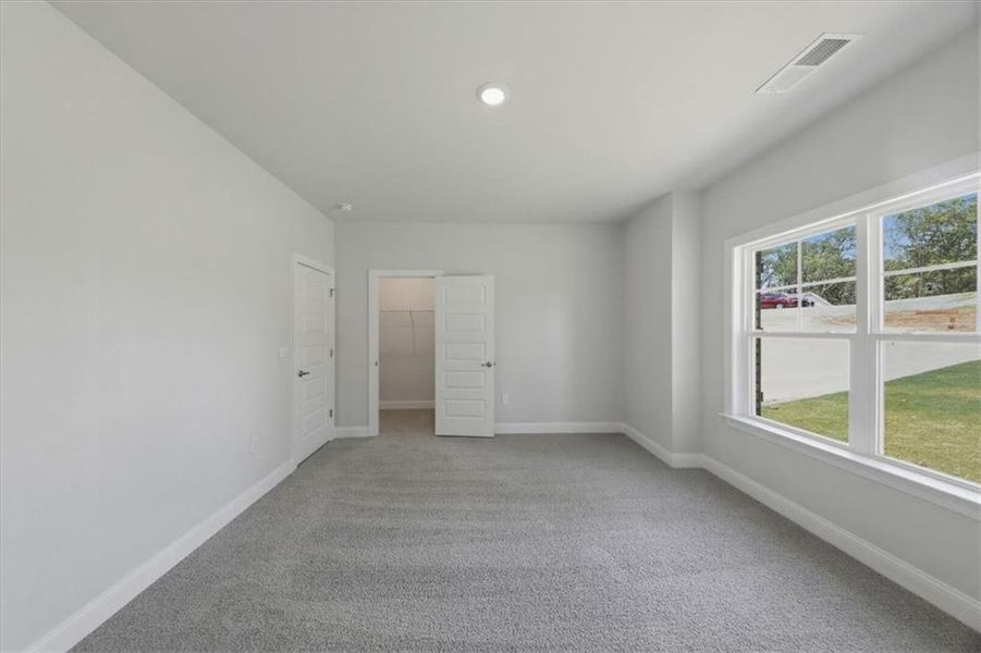 Spacious, unfurnished interior of a new home in Tuscany Hills, Douglasville (Image 13).