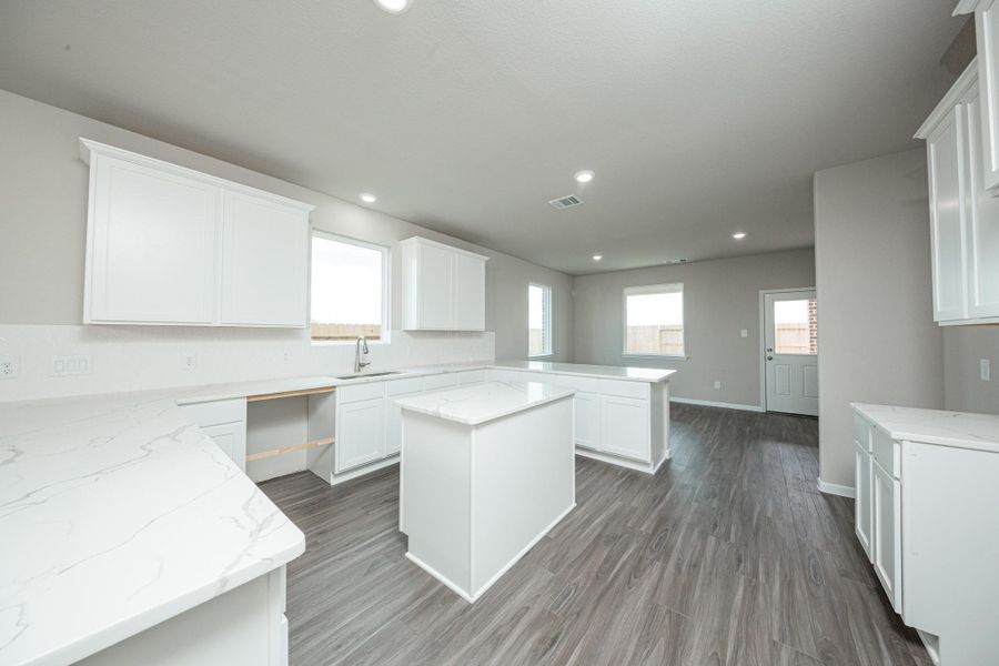 Furnished interior view inside a new home in River Ranch, Dayton (Image 11).