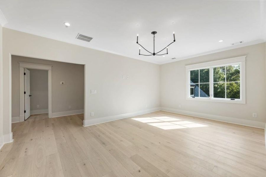 Spacious, unfurnished interior of a new home in , Alpharetta (Image 40).