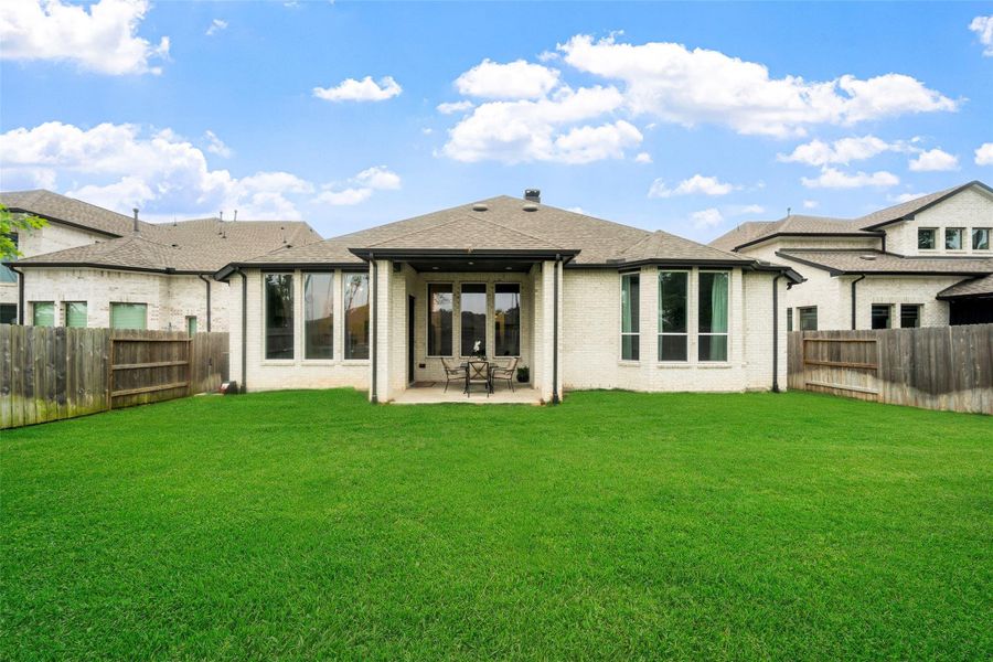 Backyard View and space enough for a pool to be built!